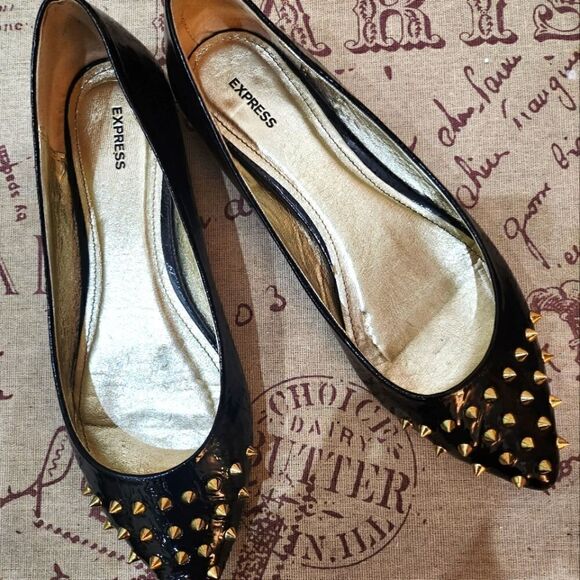 Womens designer black with gold studs Flats - Picture 1 of 7